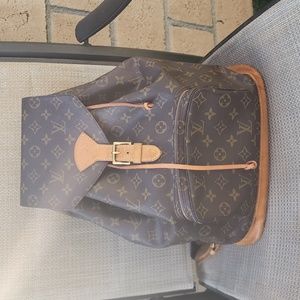 *SOLD* Louis Vuitton Montsouria  gm